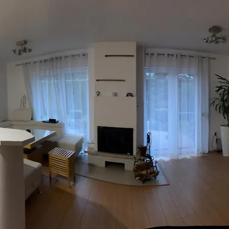 Ogrodzony Dom Nad Morzem Na Wylacznosc Hébergement de vacances