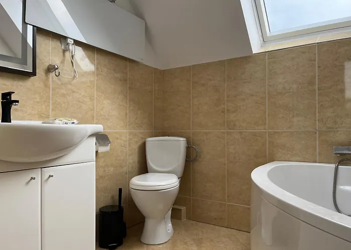 Ogrodzony Dom Nad Morzem Na Wylacznosc Semesterbostad Rewa